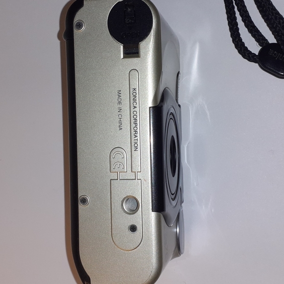 Konica Z - Up Super Point and shoot 35 mm film camera Untested - Picture 12 of 13
